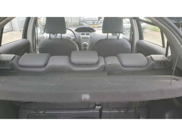 Toyota Yaris 1.3 VVTi Aspiration 7