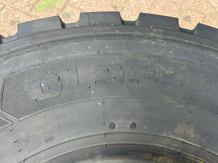 Diversen 12.00R20 9