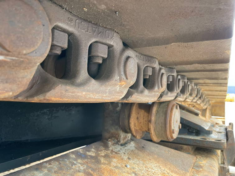 Komatsu PC490LC-10 16