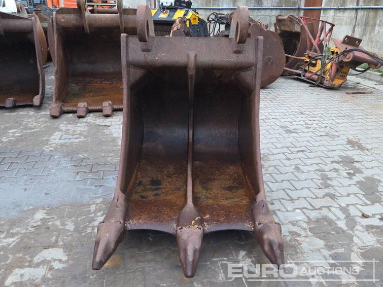 Diversen 35" Digging Bucket to suit 20 Ton Excavator 8