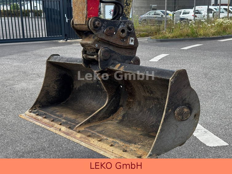 Komatsu PW118MR-8 Mit Drei Löffeln 17