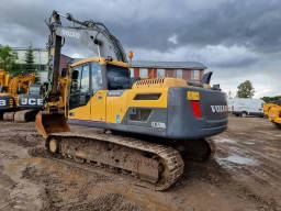 Volvo EC 220 DL