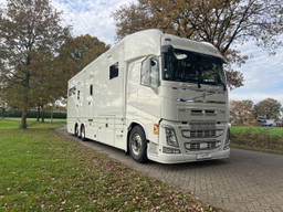 Volvo FH Volvo FH 500 Roelofsen, 4 horses, double living, special truck