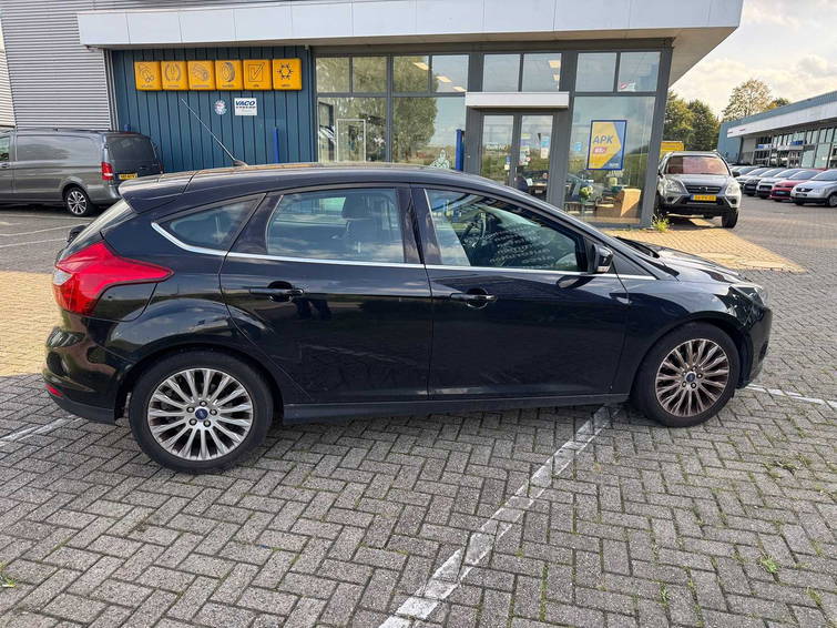 Ford Focus 1.0 EcoB. Titanium 4
