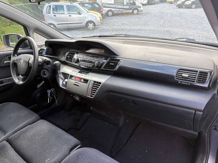 Honda FR-V 1.7i Comfort 19
