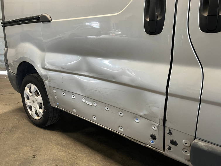Renault Trafic 2.0 dCi T27 L1H1 Générique - Schade 9
