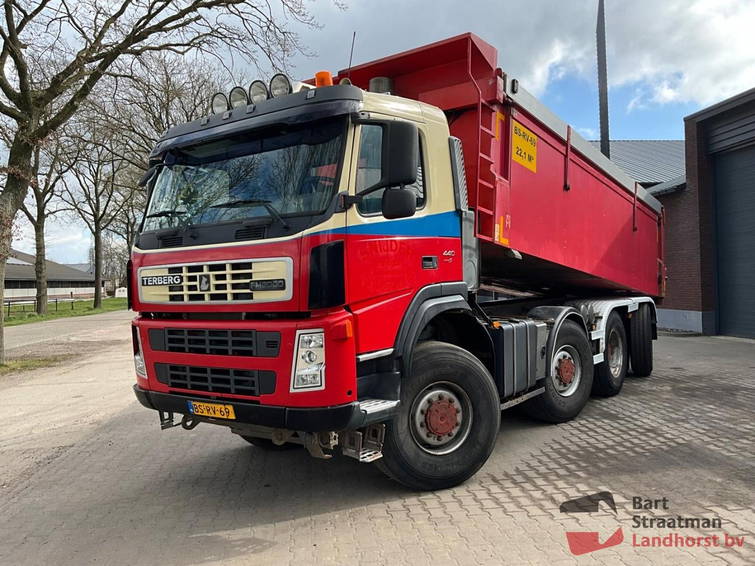 Terberg FM 2000 FM2000-T 8x8 Euro 5 met 22,1m3 geisoleerde kipper. 1