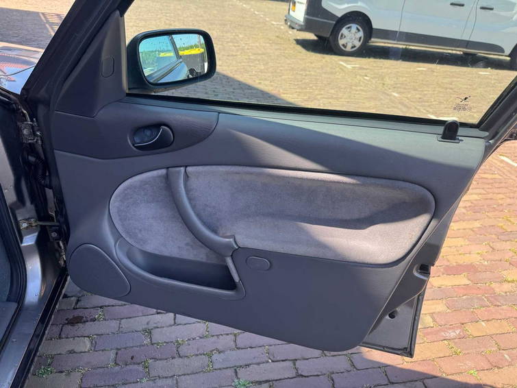 Saab 9-3 2.0t 15