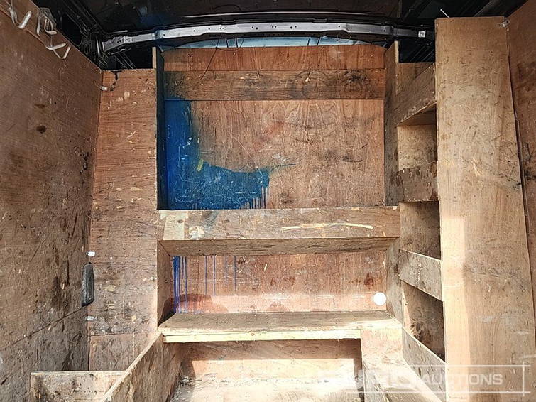 Ford Transit 350 29