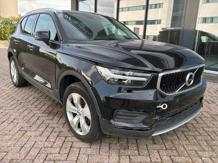 Volvo XC40 X 3