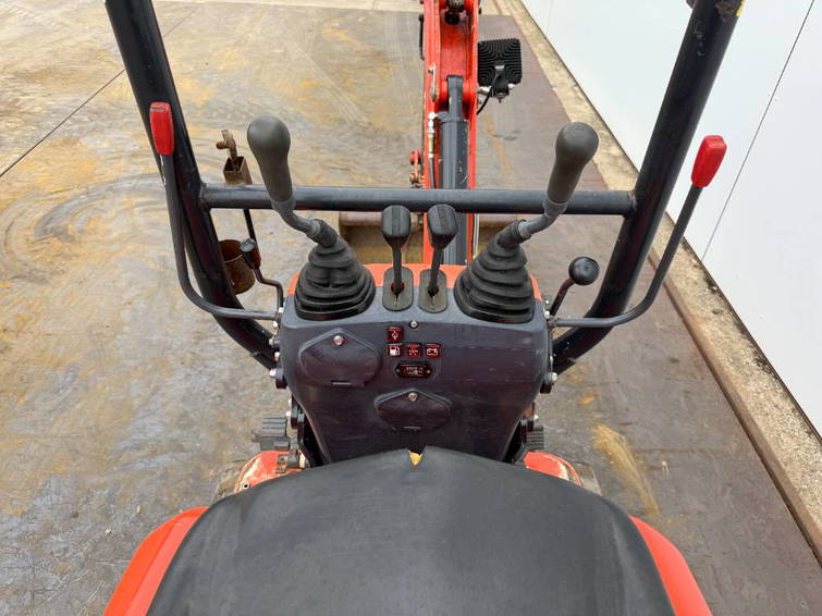 Kubota U10 -3 - Hydr. Undercarriage / Hammer Lines 9