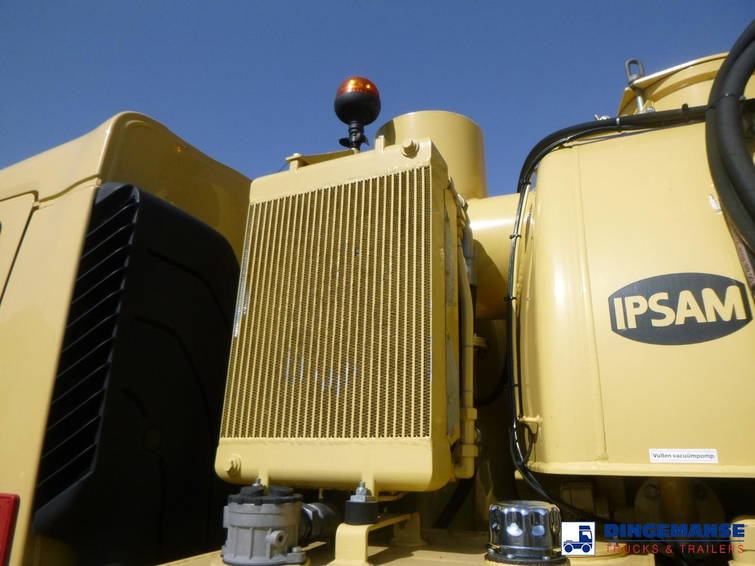 Renault D 26 Wide 6x2 vacuum tank 11 m3 17
