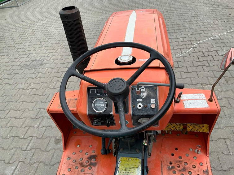 Kubota B1200 12