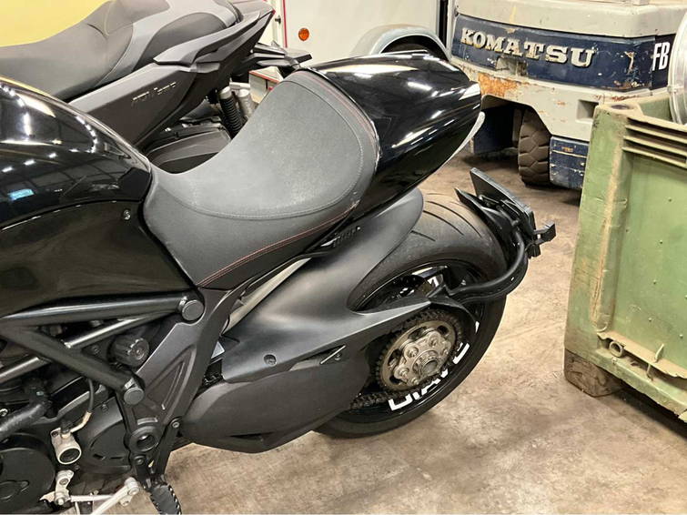 Ducati Tour Diavel 13
