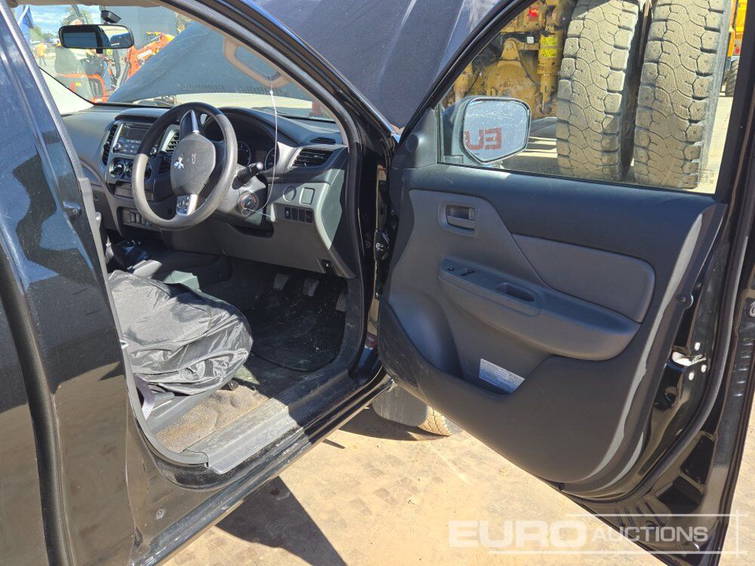 Mitsubishi L 200 23