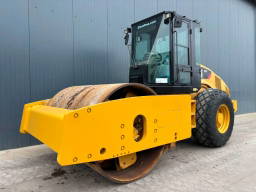 Caterpillar CS 74
