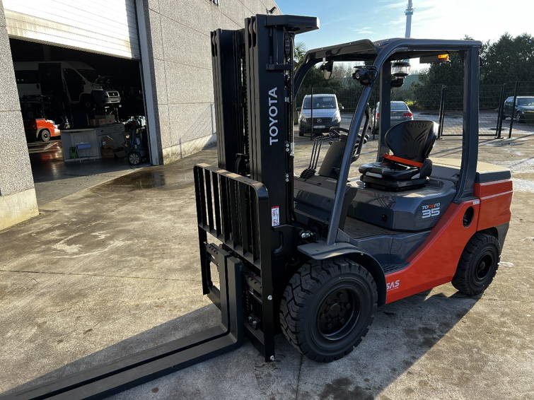 Toyota 52-8Fdjf35 Tonero 35 - NEW 5x in Stock 5