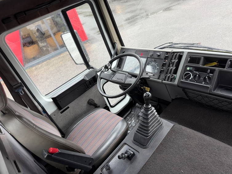 Volvo FL 608 Lier, oprijplaten 13