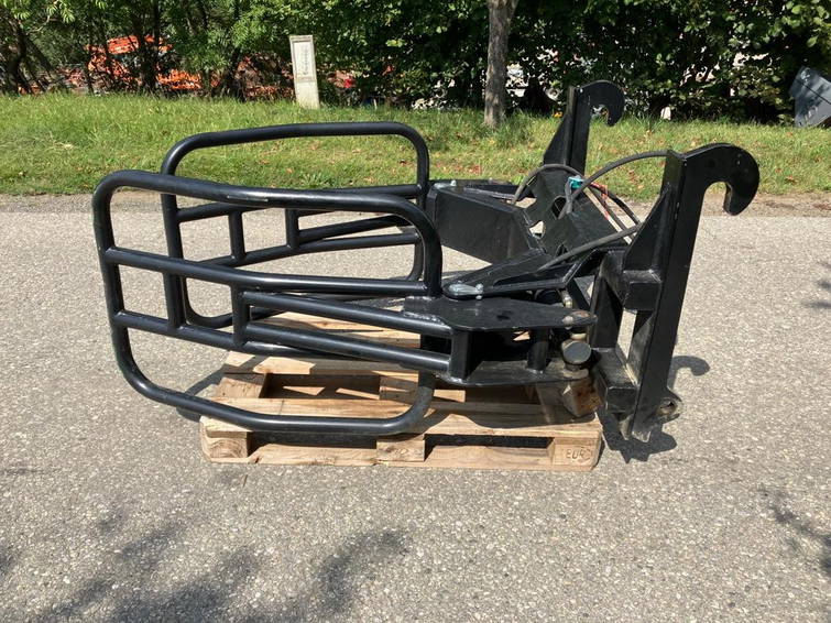 Diversen Großballenzange mit JCB Q-Fit 3