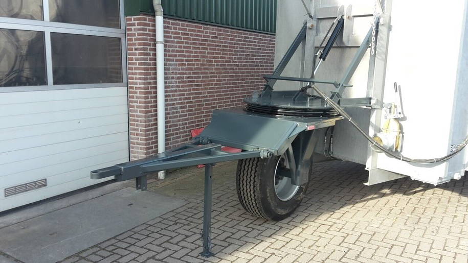 Diversen Mestcontainer met neuswiel 4