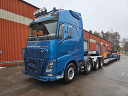Volvo FH 16.750 750 8x4 GCW 142 ton / Globe XL / Retarder / Hydraulics / SET With Vang 107900.-