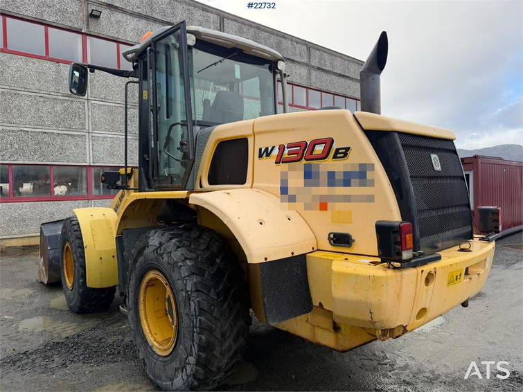 New Holland W130B wheel loader with a bucket 10