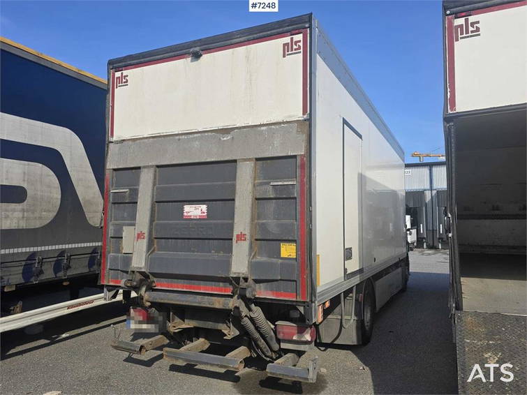Scania P320 Box truck with tail lift 4