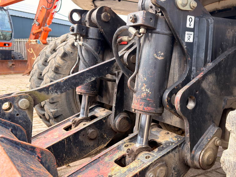 Terex TW110 Mobile Excavator - 3 buckets / Deutz engine 13