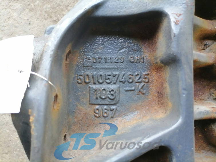 Volvo Bracket 3