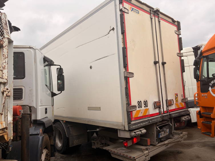 Renault D Wide 320 DTI 8 28
