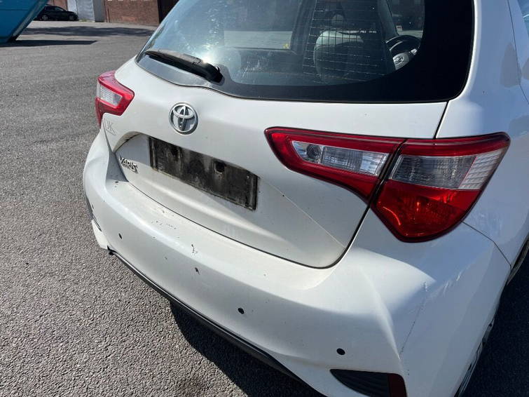 Toyota Yaris 1.0VVT-i Benzin Varevogn 17