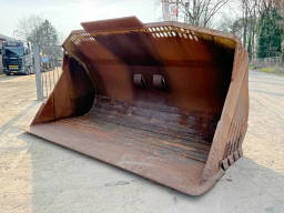 Caterpillar 988 Bucket - Good Overall Condition