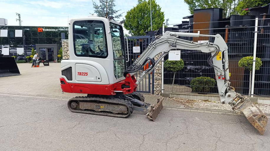 Takeuchi TB 225 Minibagger 2,4 t BJ 2019 Powertilt MS03 19
