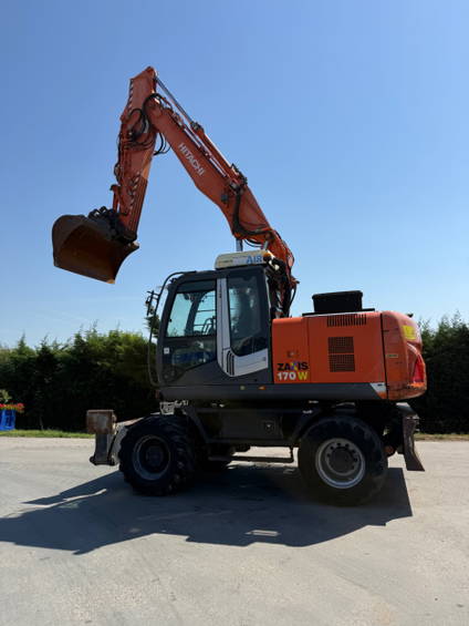 Hitachi ZX170 W 4