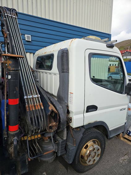 Mitsubishi Canter 7C18 crane Hiab 055 Manual BED  5.3m 1