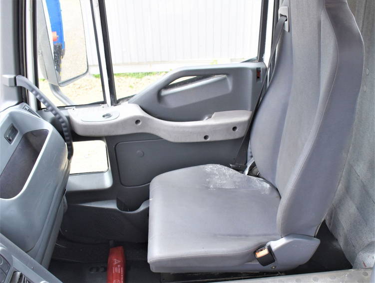 Iveco EuroCargo 180 180E28 Pritsche 4,80m + Kran 10