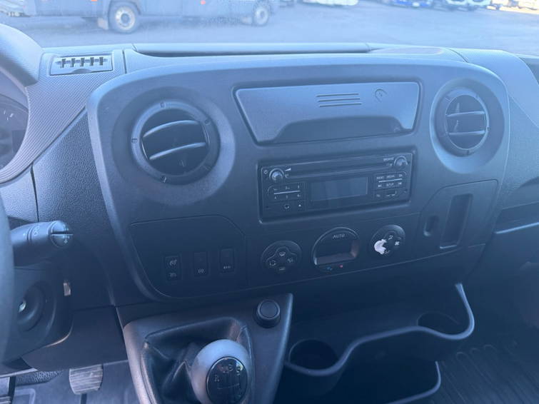 Renault Master 17