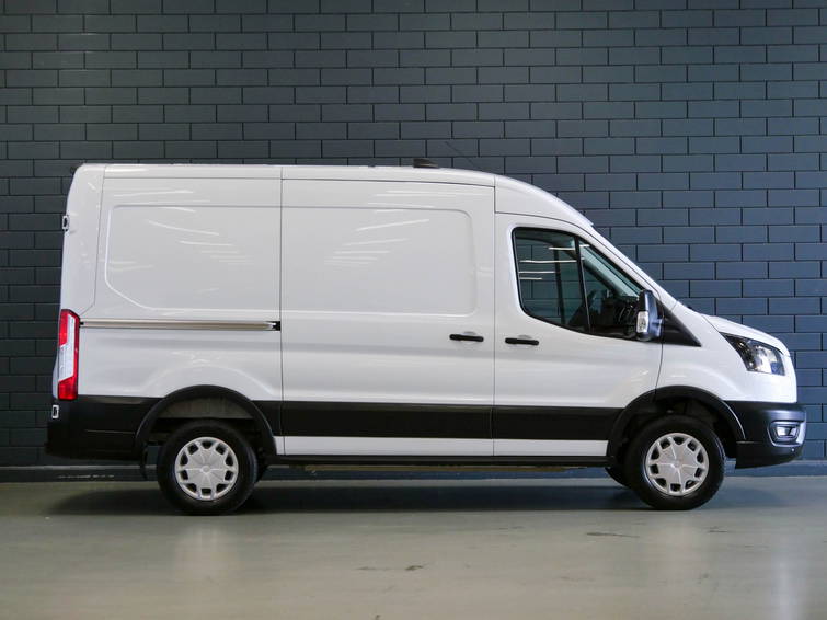 Ford Transit E-Transit 350 L2H2 Trend 68 kWh | 320KM Wltp | Camera | Carplay | Snelladen | 6903 6