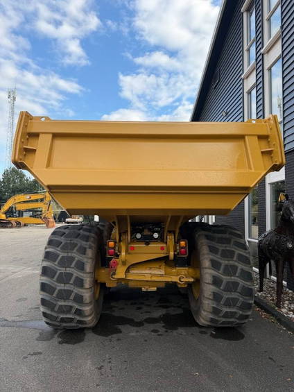 Caterpillar 730 4