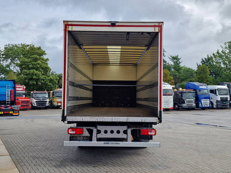 DAF CF 300 4x2 - Box - Low KM - Full air - Euro 6 - Automatic 8