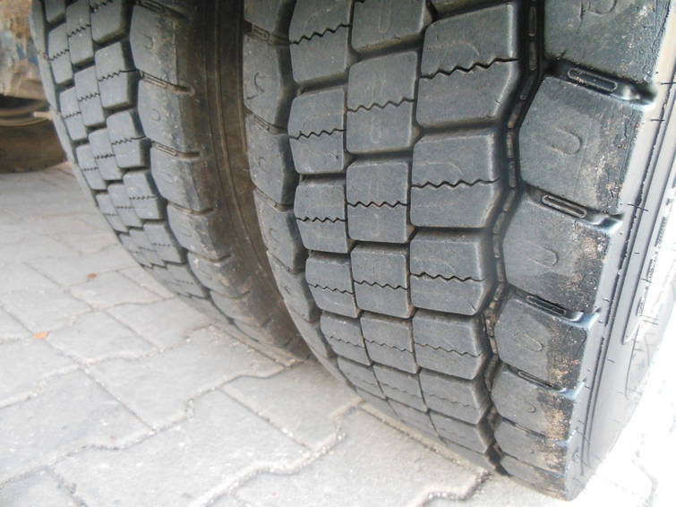 Avia Avia D120-210,Cummins,Kran PM9023,Abrollkipper D120-210,Cummins,Kran PM9023,Abrollkipper 7
