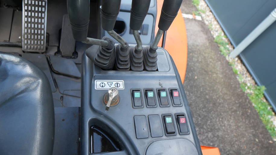 Doosan D90S 9T Forklift 6