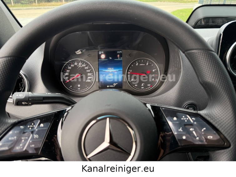 Mercedes-Benz Sprinter 519 CDI / Rockstroh Drain-Jet 100-2 8