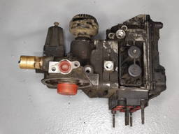 Wabco with multi-circuit valve