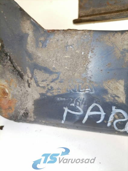 Scania Grille panel hinge 3