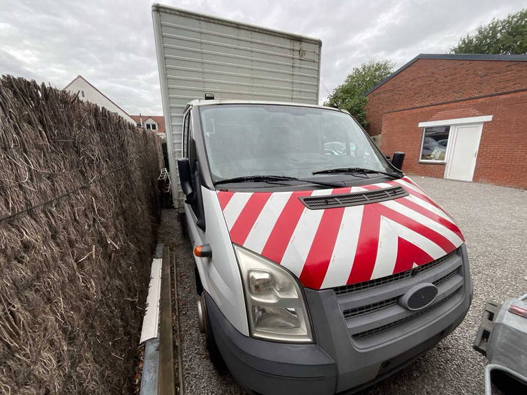Ford Transit 9