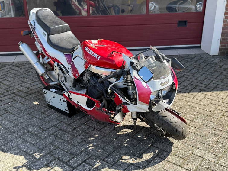 Suzuki Sport GSX R 750 MZ-96-NL 8