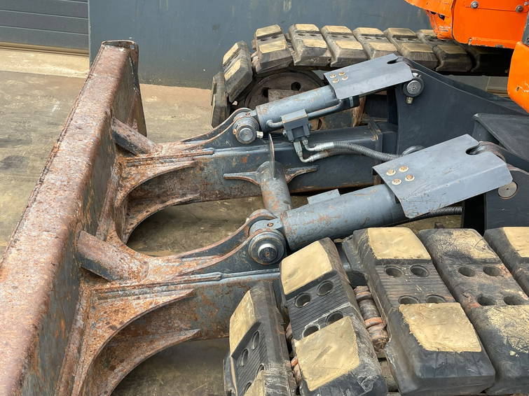 Doosan DX140LCR-3 13