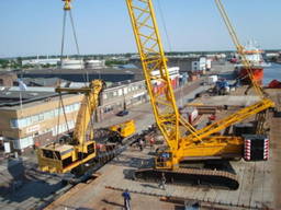 Demag CC 2500 Crawler crane