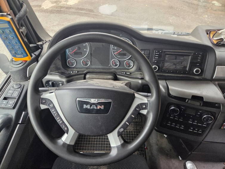 MAN TGX 35.480 8x4 Tridem 2015 MOD Krokbil Defekt Motor 8